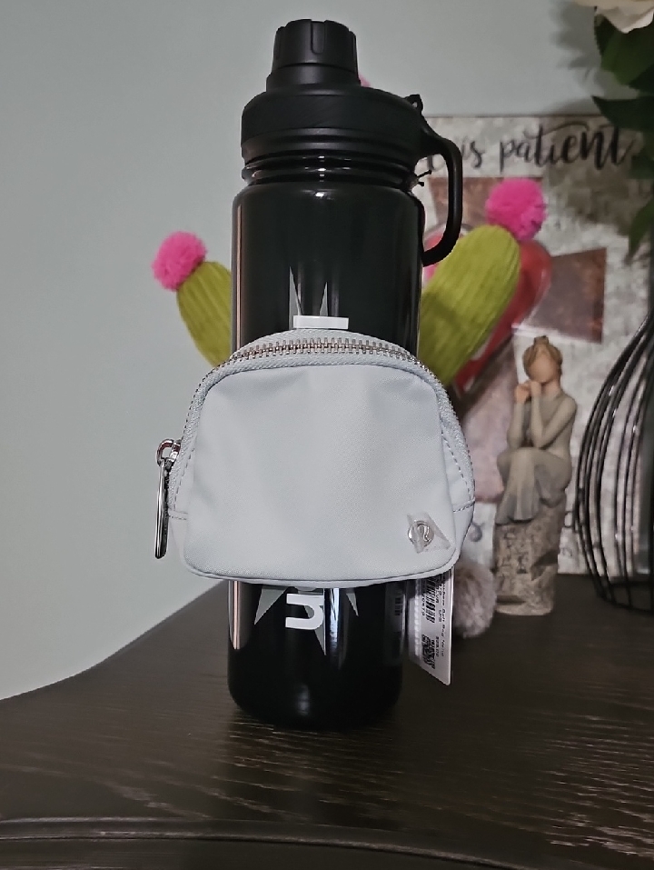 Lululemon Back To Life Sport Bottle 24oz And Everwhere Belt Bag Nano
